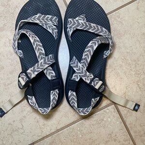 Chaco Beige and Black Sandals | 8 wide